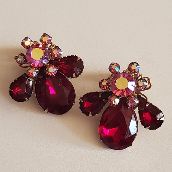 Vintage Aurora Borealis Ruby Rhinestone Earrings - Picture 4 of 16